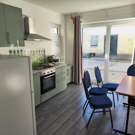 Erdgeschoss Wohnung Nahe Flughafen Wien Eksteriør bilde