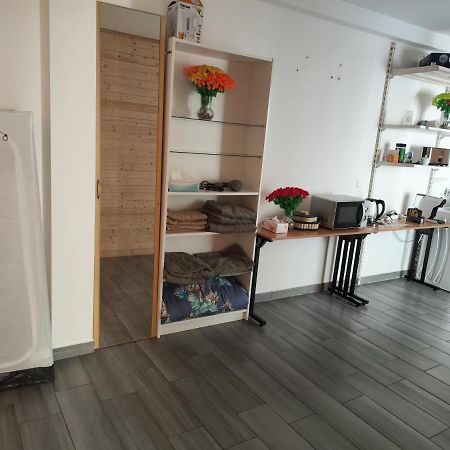 Erdgeschoss Wohnung Nahe Flughafen Wien Eksteriør bilde