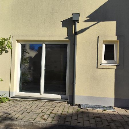 Erdgeschoss Wohnung Nahe Flughafen Wien Eksteriør bilde