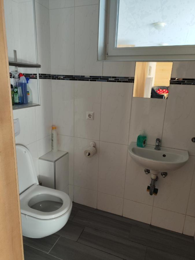 Erdgeschoss Wohnung Nahe Flughafen Wien Eksteriør bilde