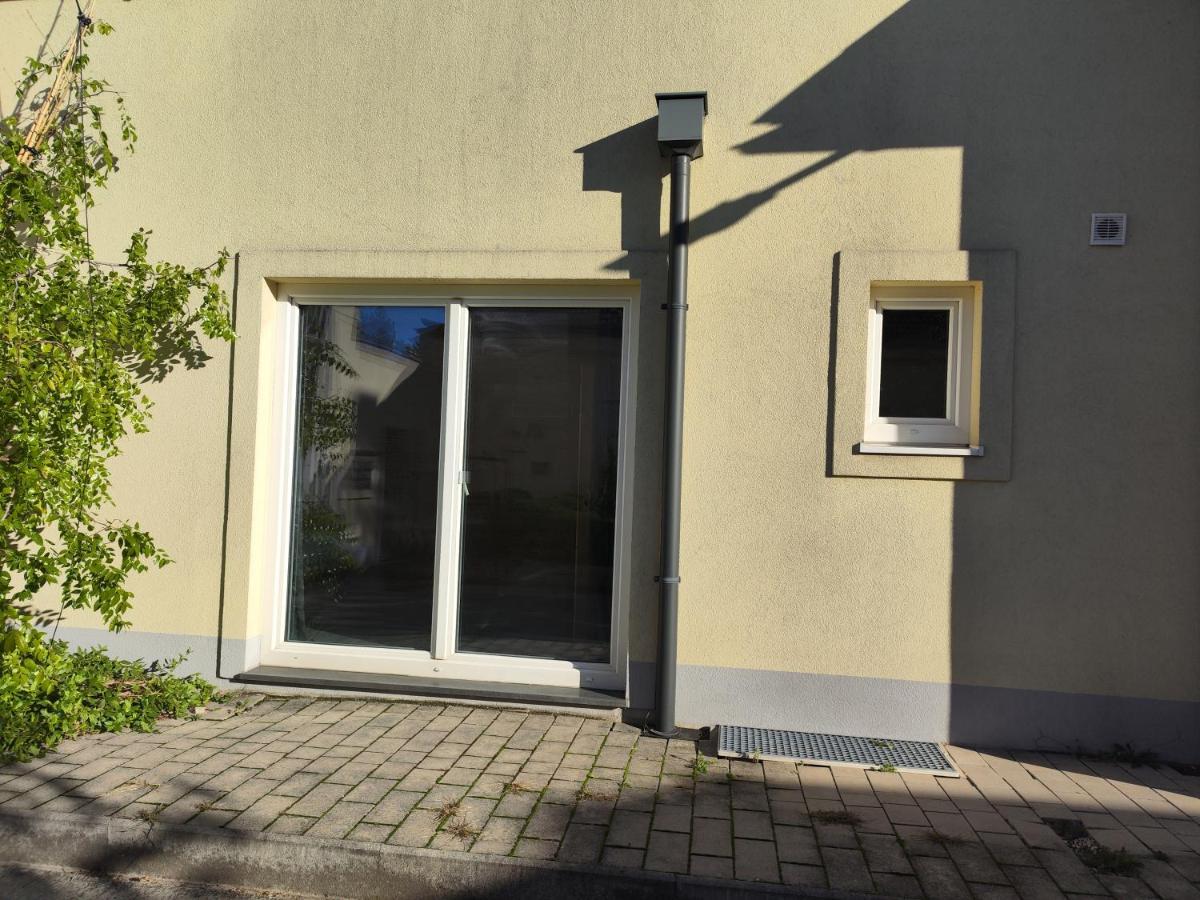 Erdgeschoss Wohnung Nahe Flughafen Wien Eksteriør bilde